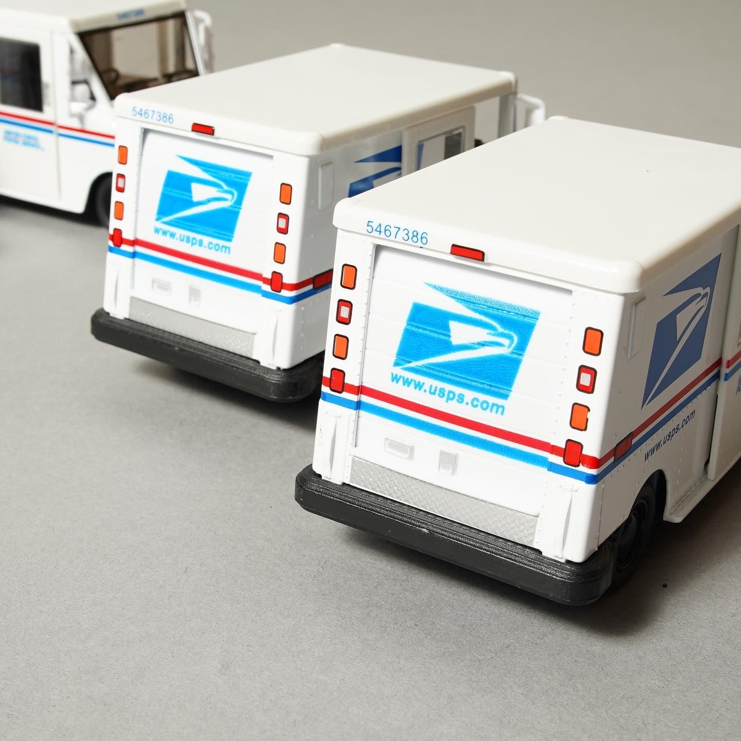 USPS 1:36 Pull Back Action Van Toy