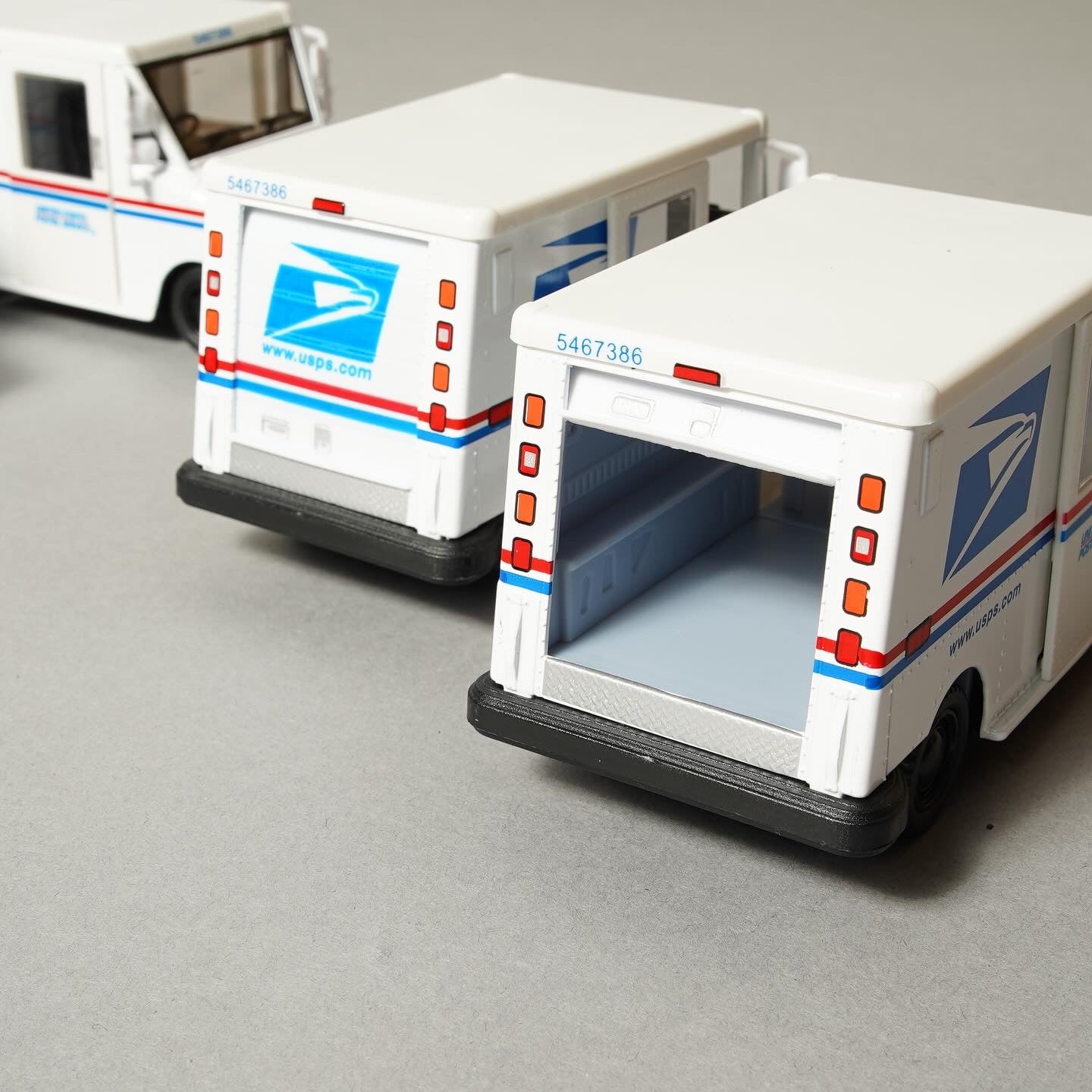 USPS 1:36 Pull Back Action Van Toy