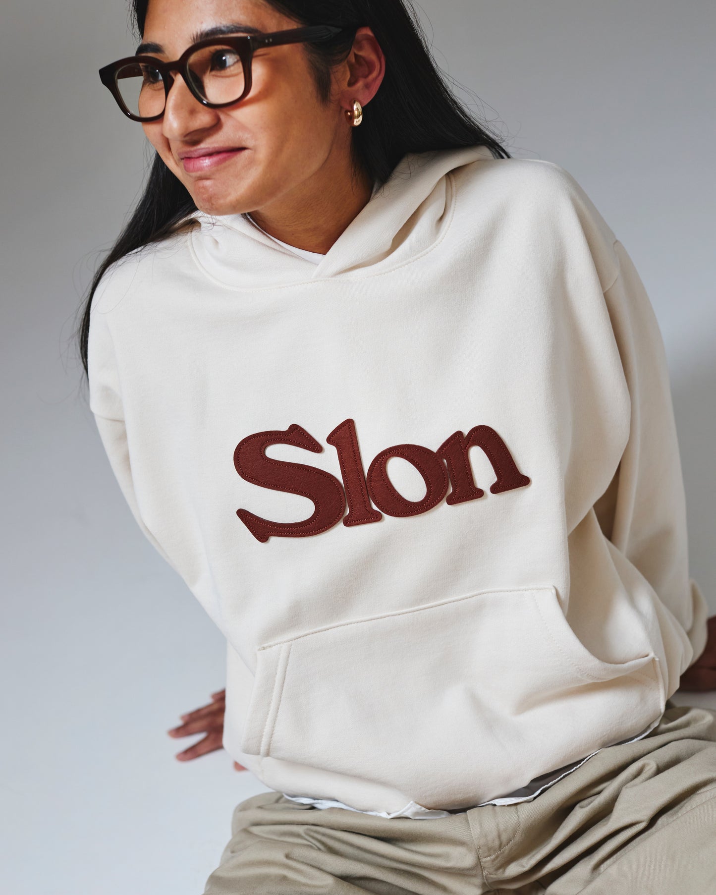Slon Patched Classic Logo Mid-Weight Wide Hoodie - Creme