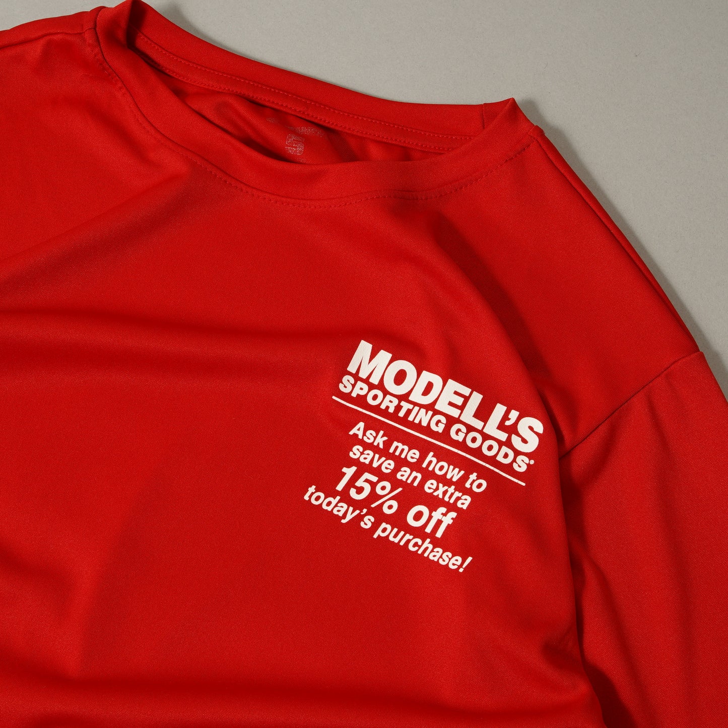 MODELL’S 15%OFF STAFF TEE