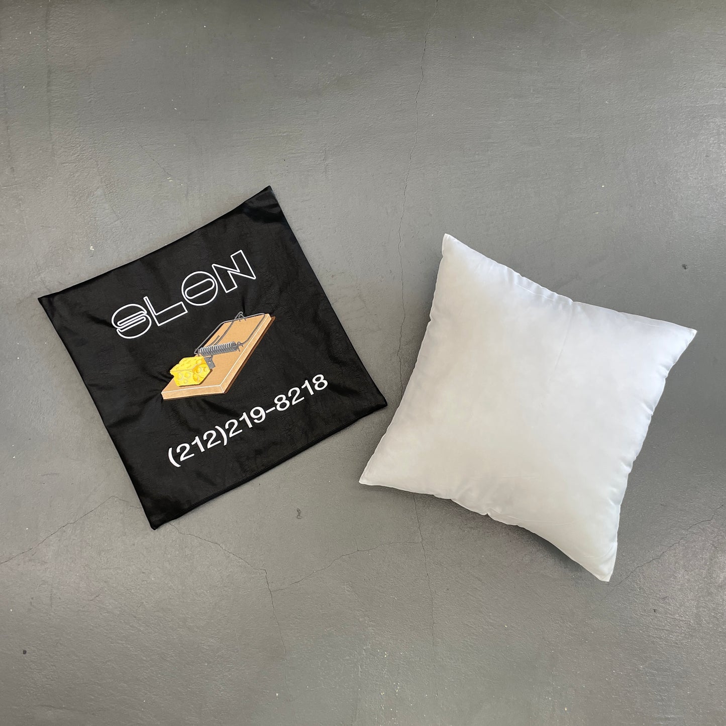 SLON × BE AT TOKYO "HOME AND WARM" Leather Cushion