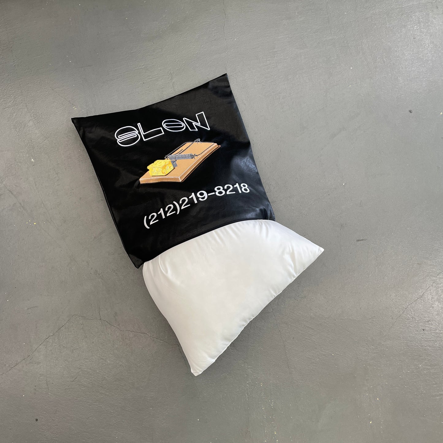 SLON × BE AT TOKYO "HOME AND WARM" Leather Cushion