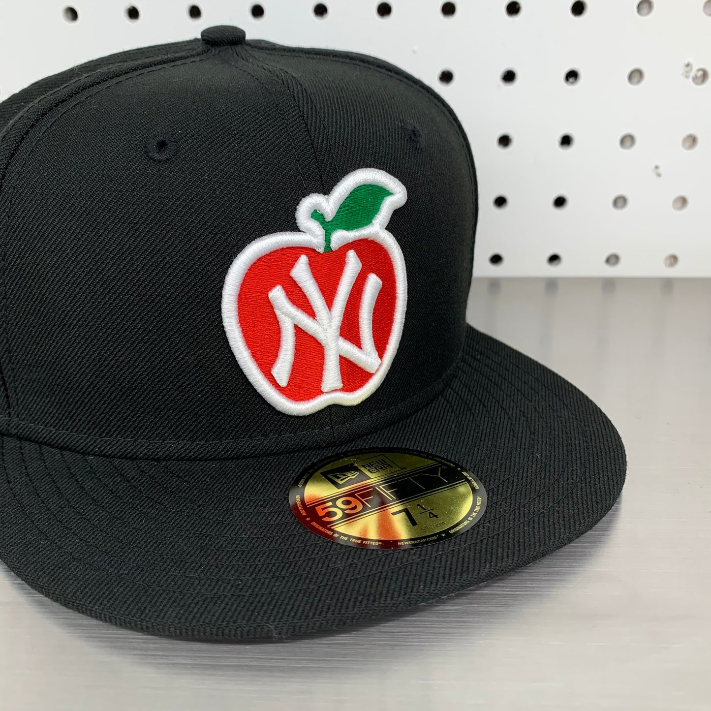 New York Yankees New Era 59FIFTY Fitted Cap "Apple- Black"