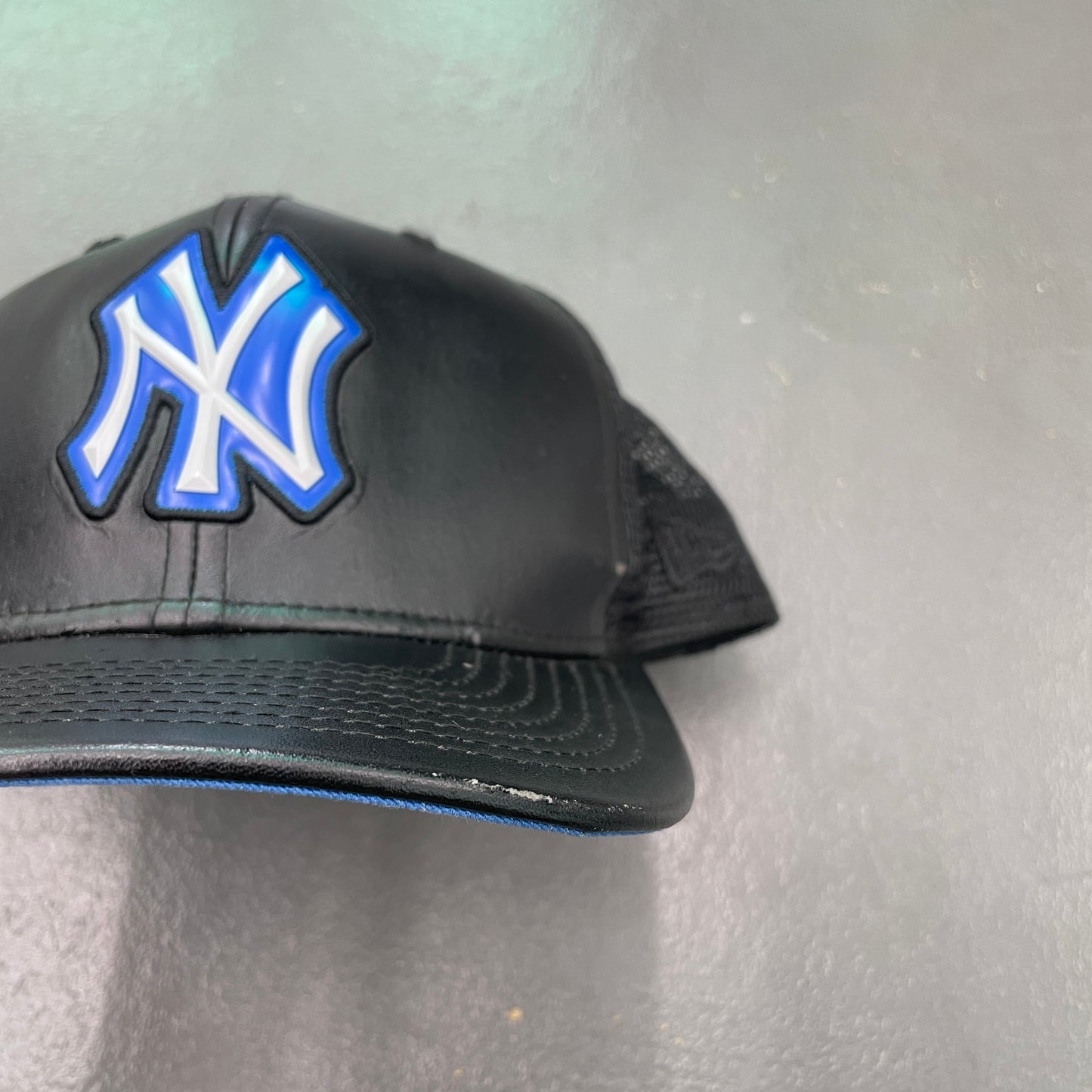 New York Yankees New Era 9FIFTY SnapBack Cap "Fake Leather x Mesh"