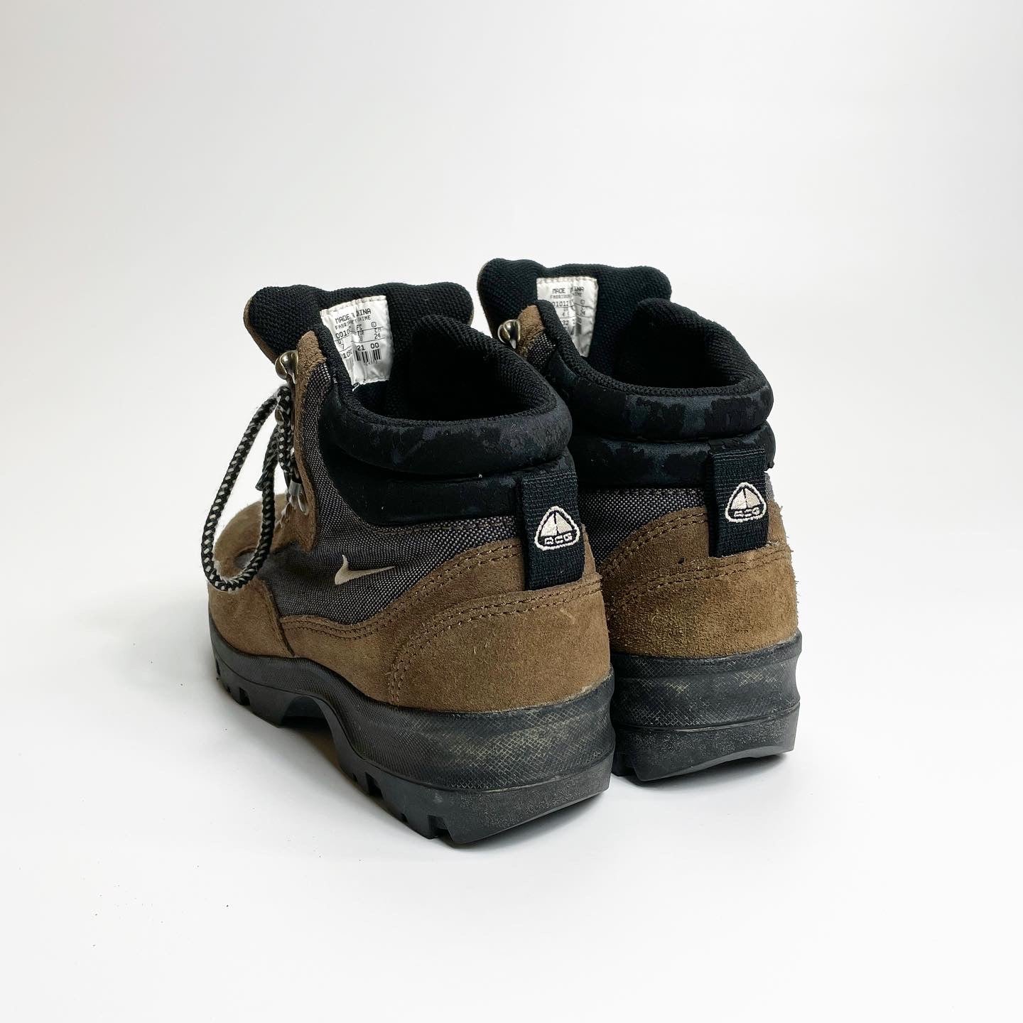 NIKE ACG BOOTS Youth Size US 7.