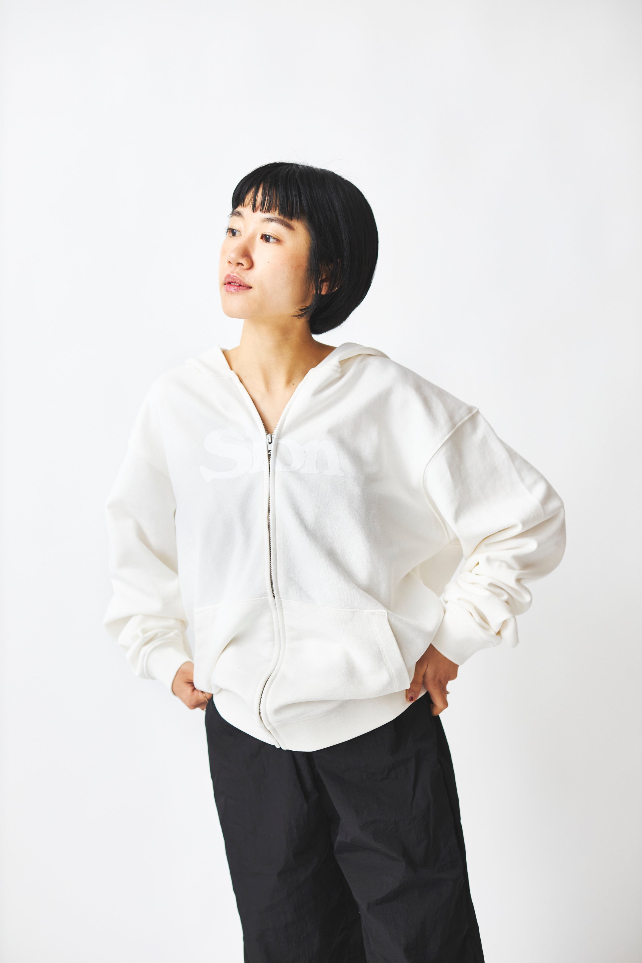 Slon Basic Full Zip Hoodie - White – SLON STORE
