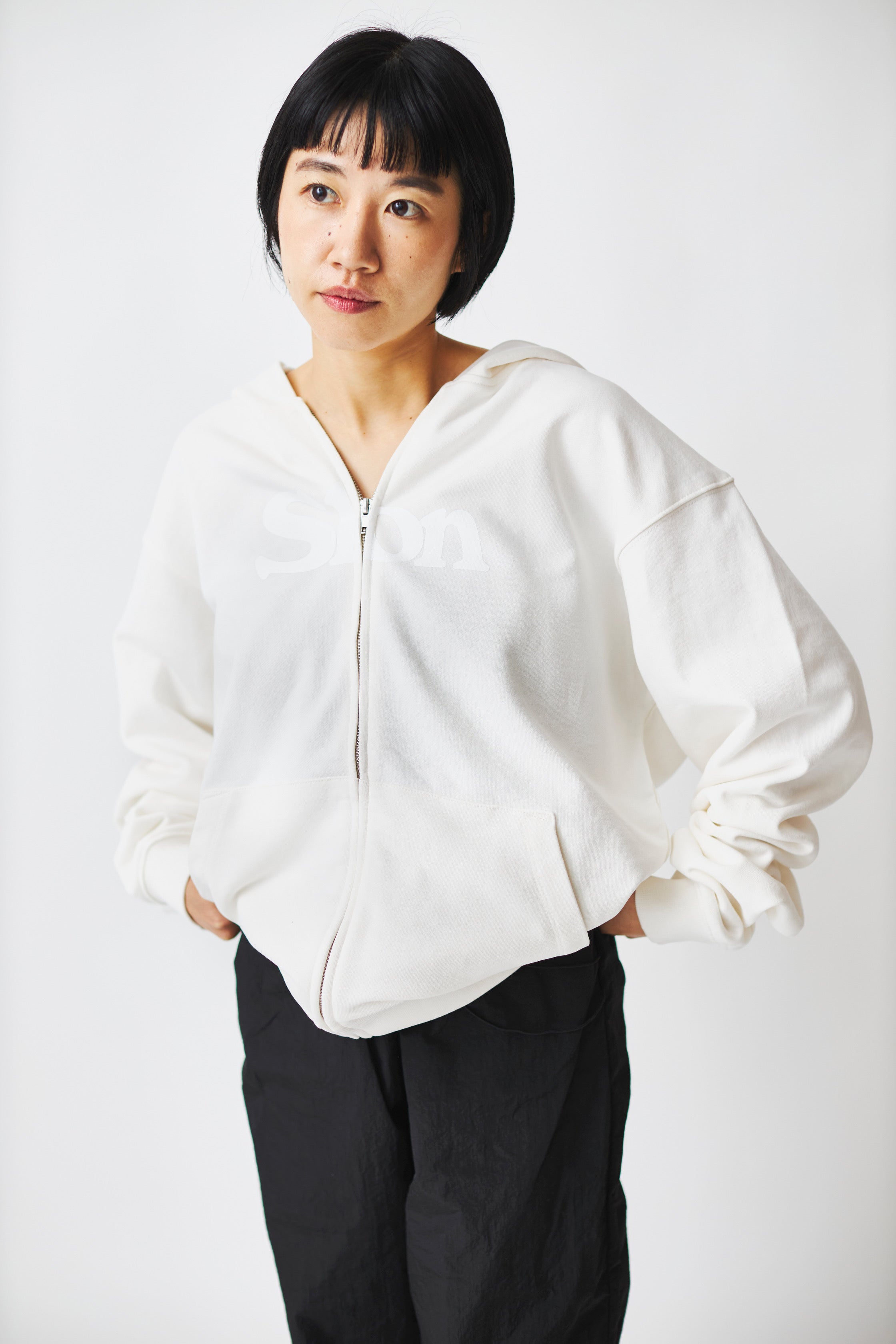トップス Slon Basic Full Zip Hoodie Slon Basic Full Zip Hoodie - White – SLON STORE