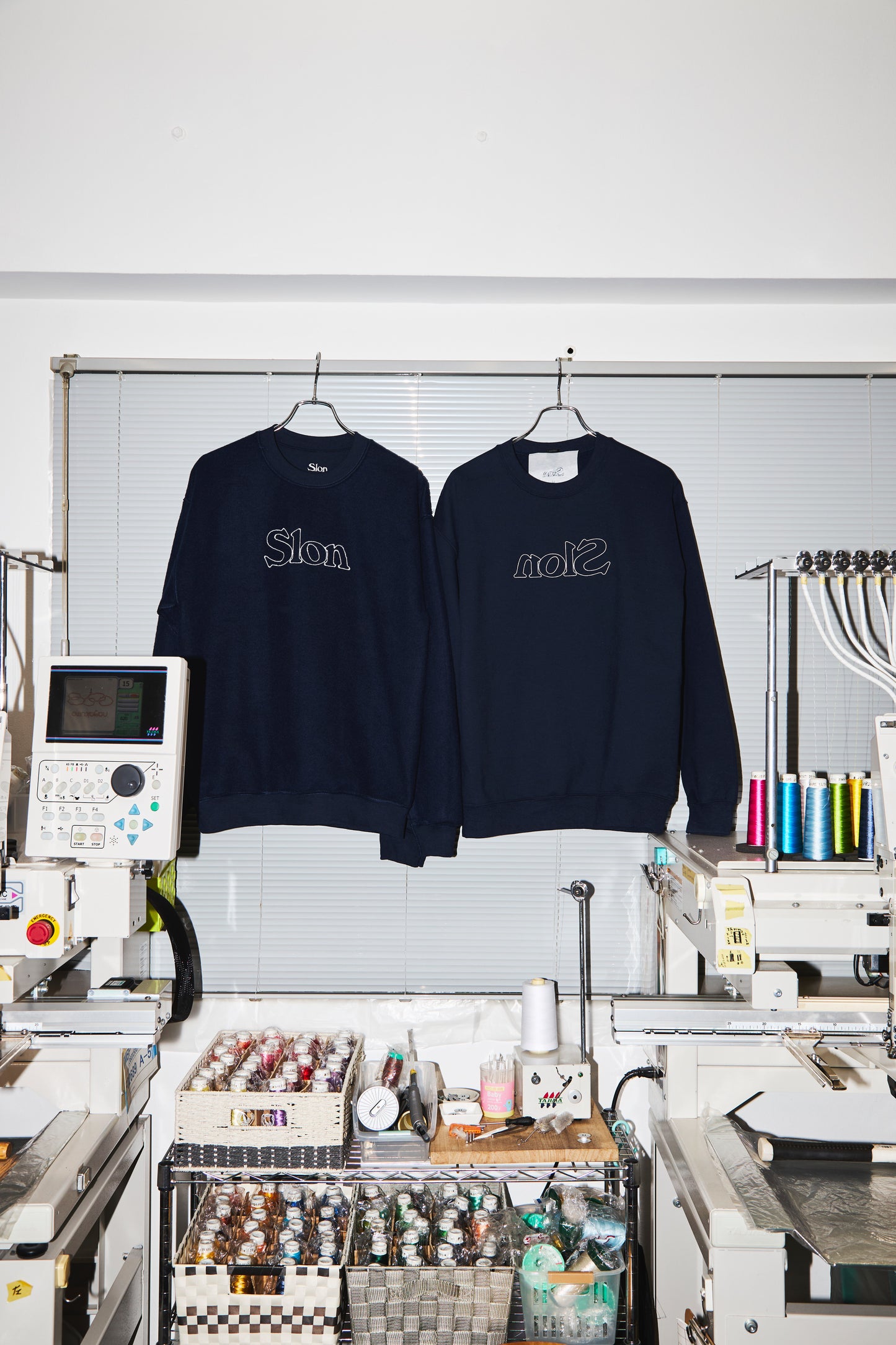 Slon Reversible Crewneck - Navy