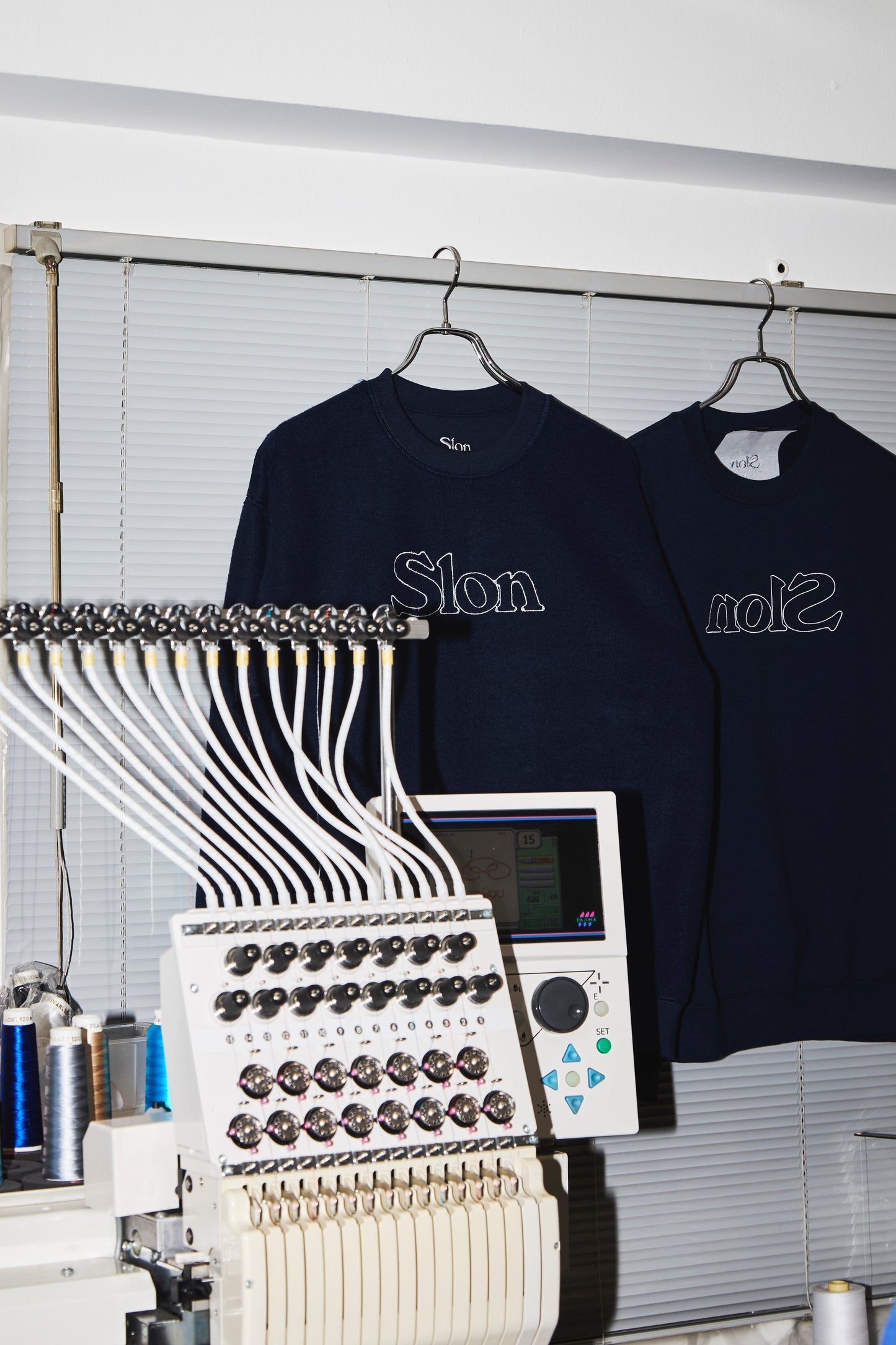 Slon Reversible Crewneck - Navy