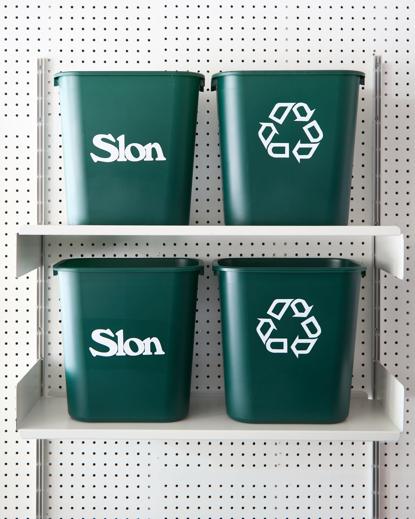 Slon Rubbermaid®︎ Trash Bin