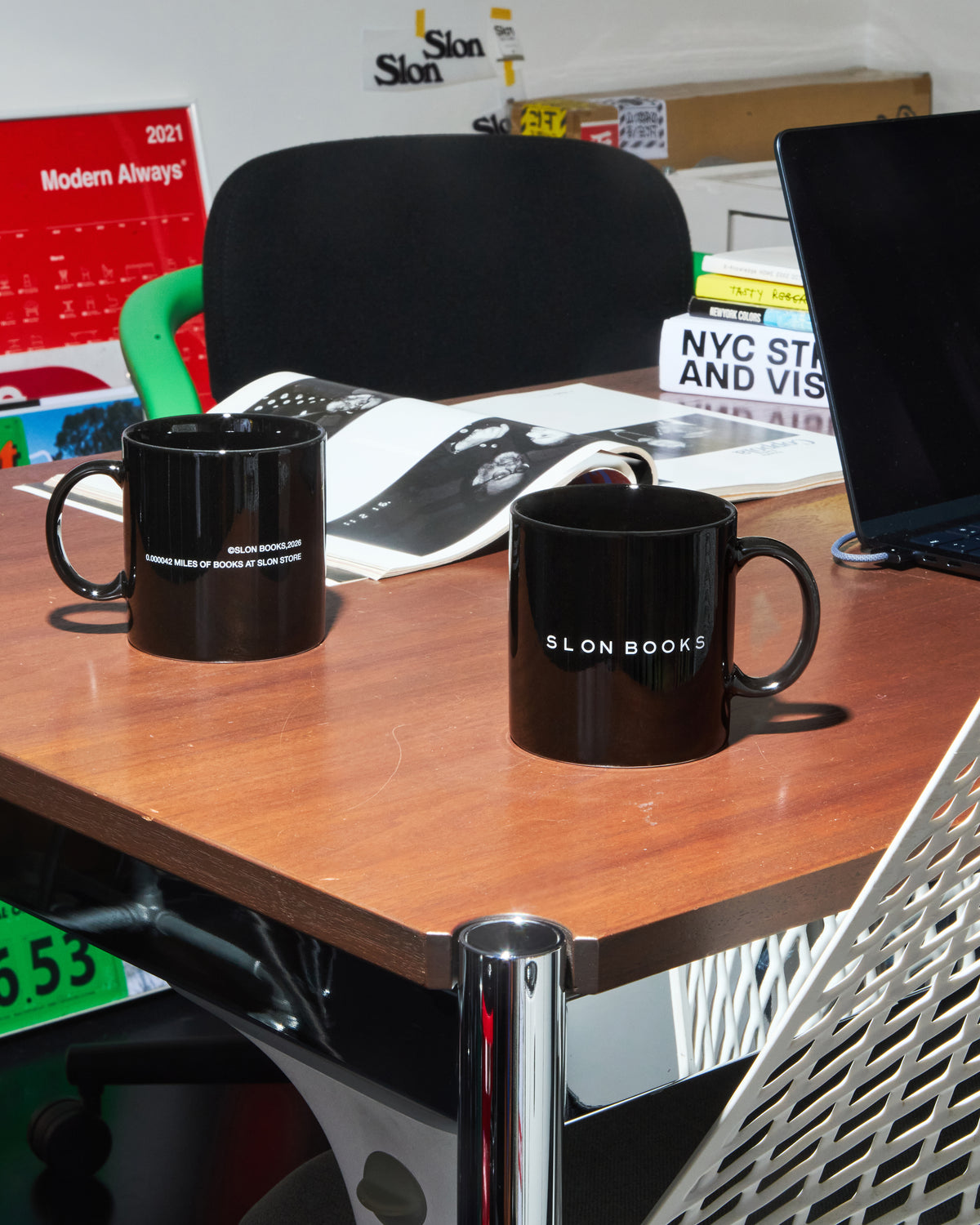 Slon Books Logo Mug