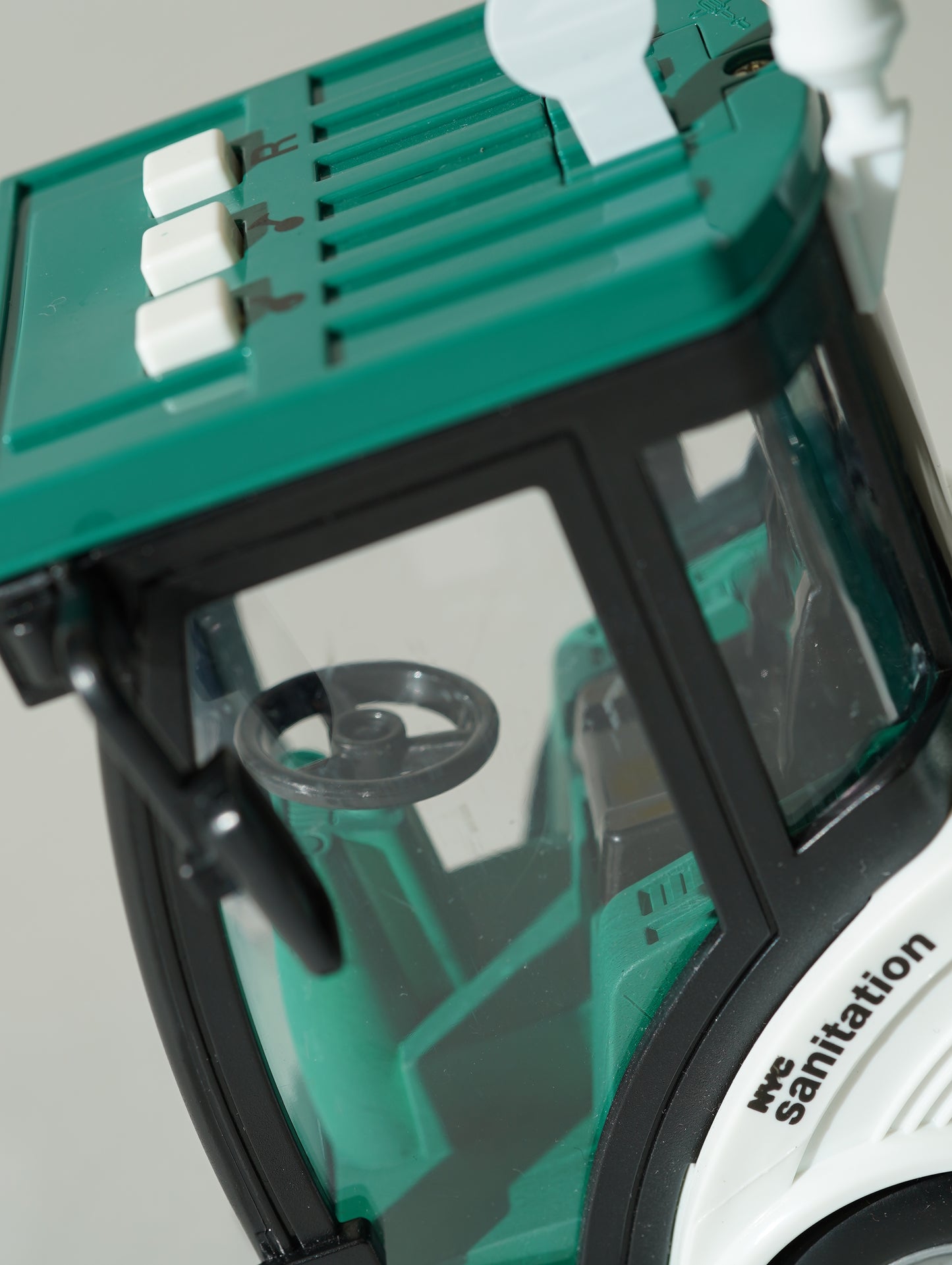 1:16 DSNY Street Sweeper with Lights & Sounds