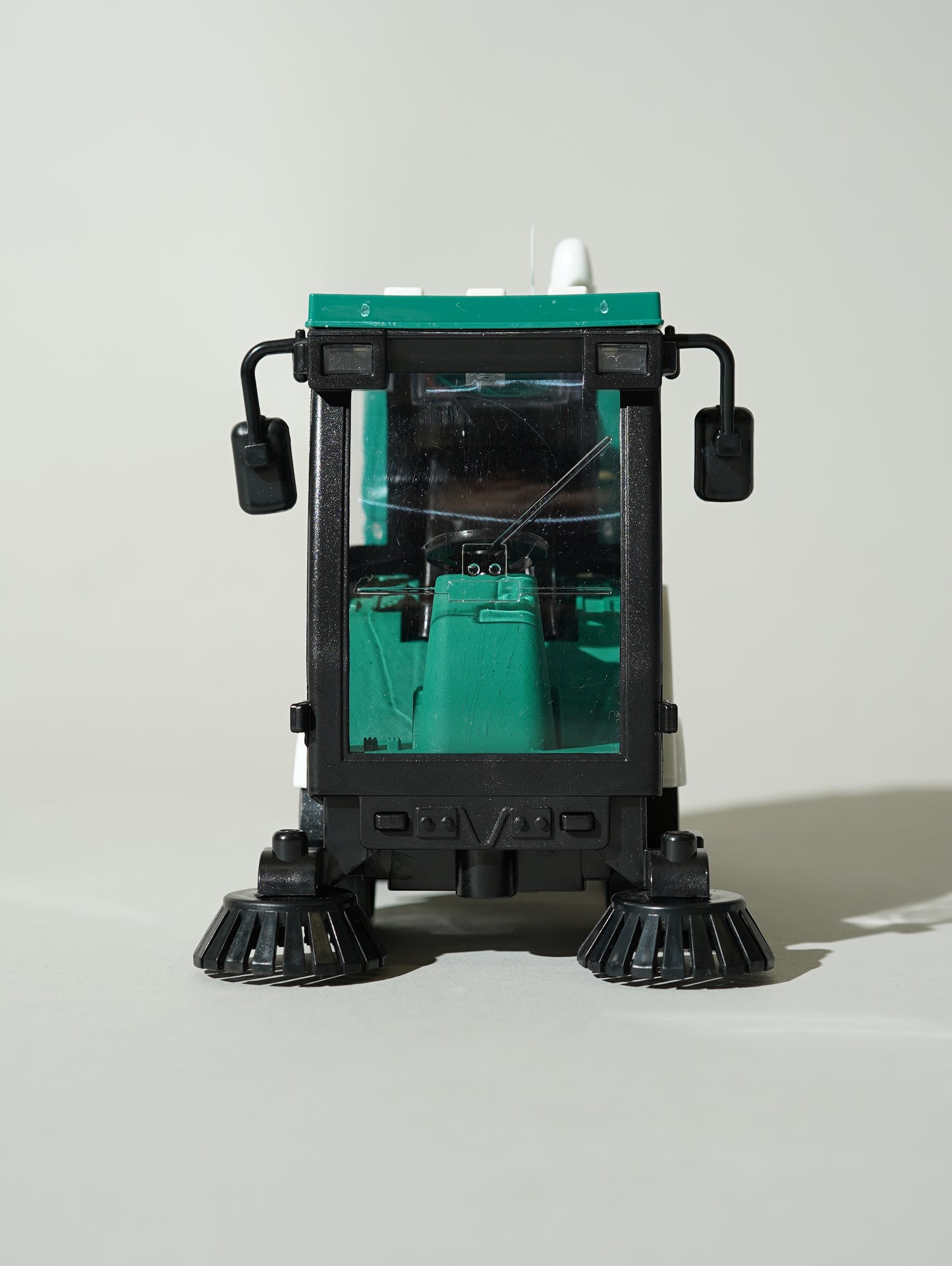 1:16 DSNY Street Sweeper with Lights & Sounds