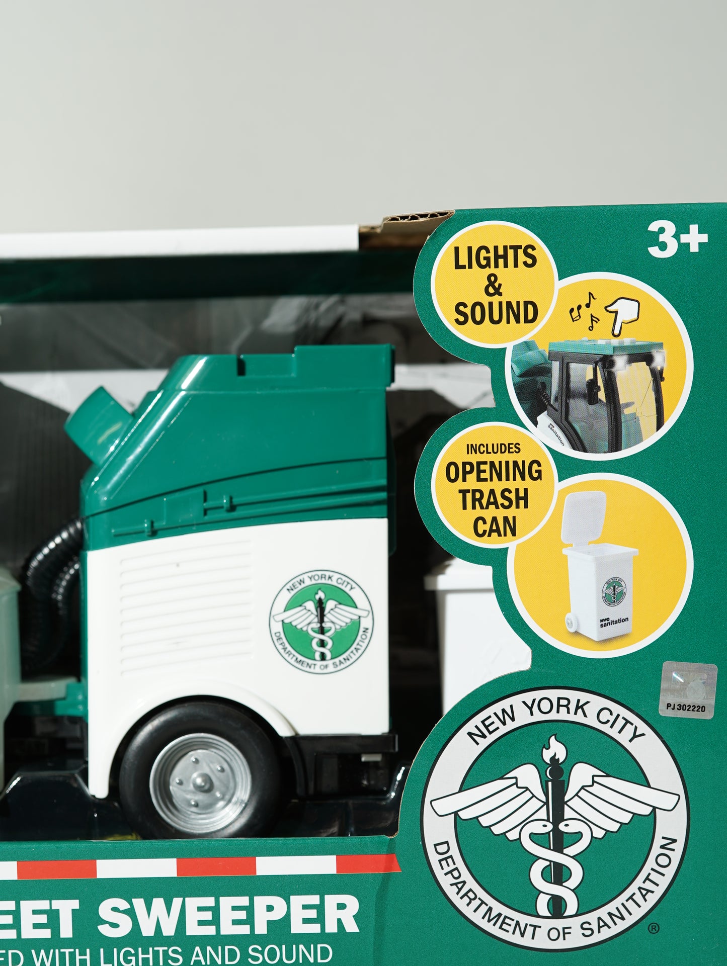 1:16 DSNY Street Sweeper with Lights & Sounds