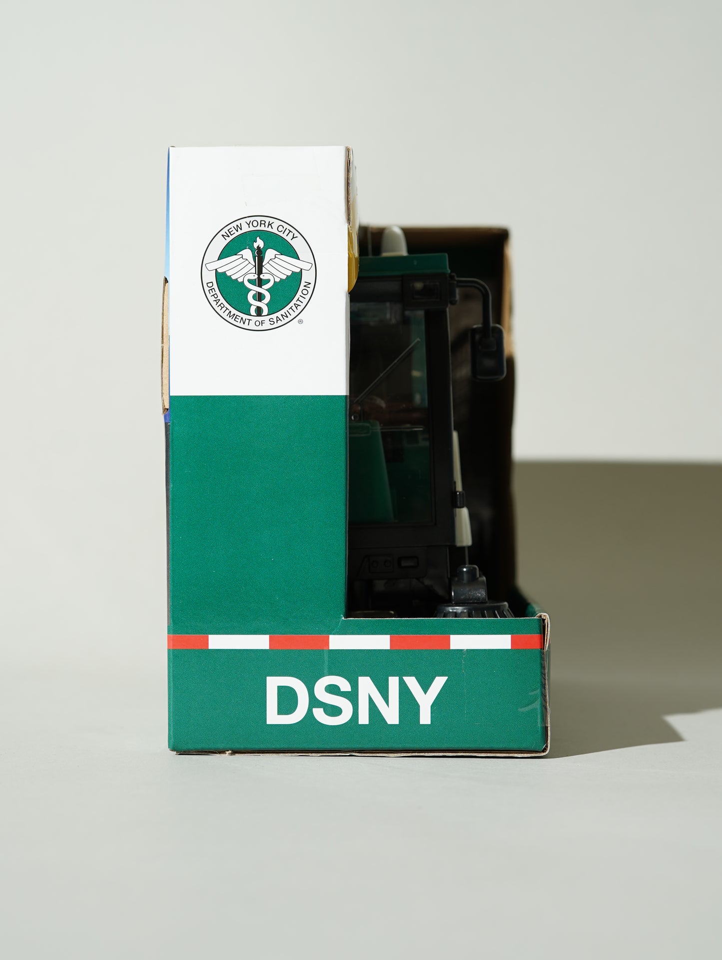 1:16 DSNY Street Sweeper with Lights & Sounds
