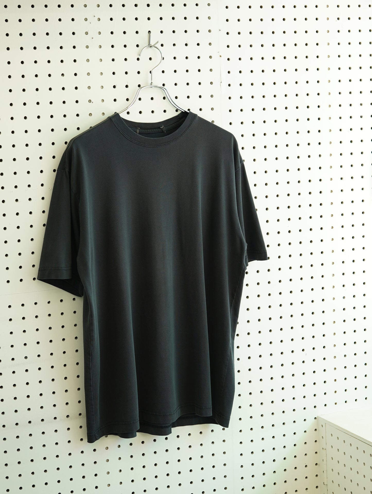 Banana Republic? Plain Black S/S Tee