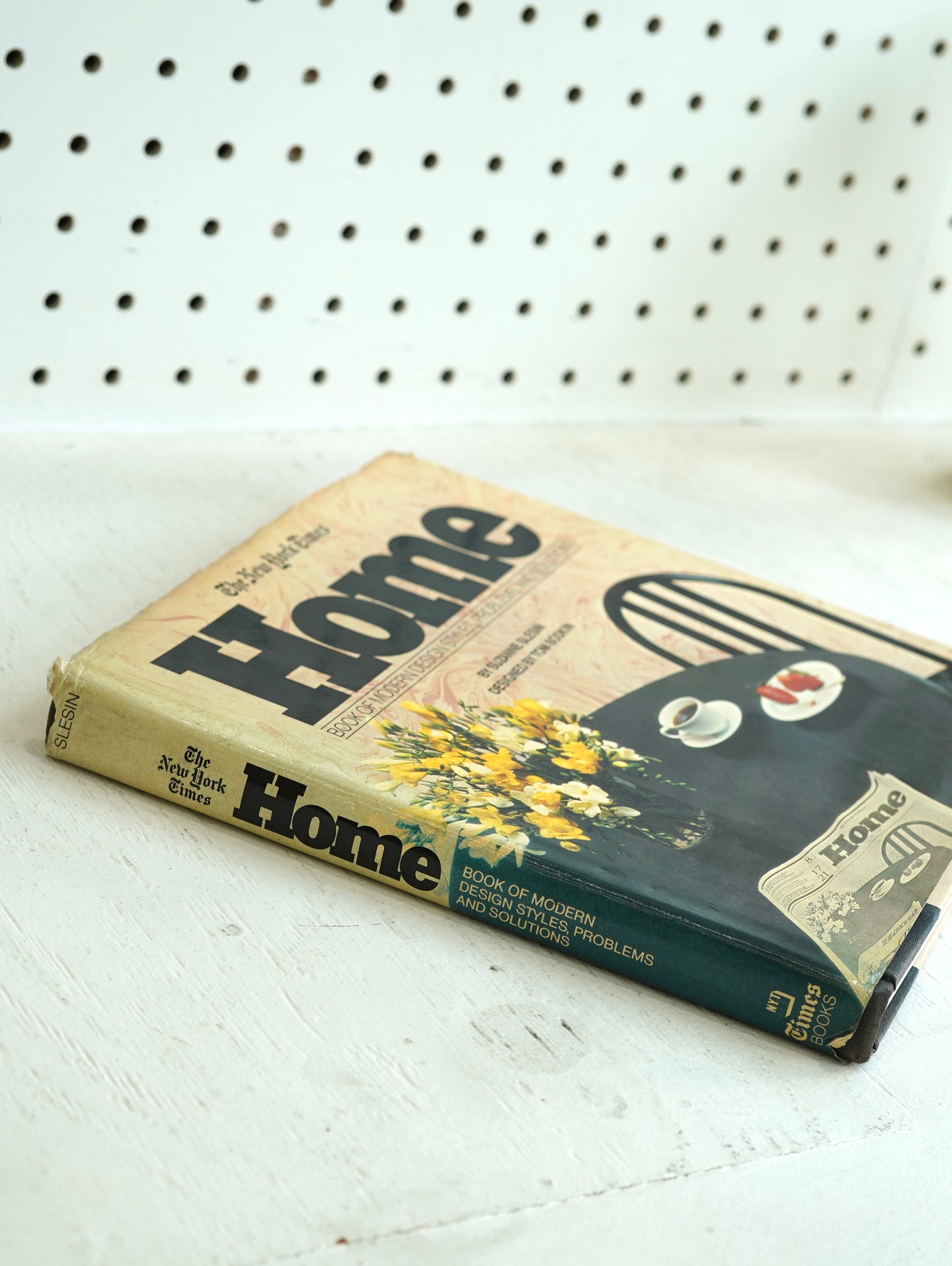 Slon Books - Home by The New York Times