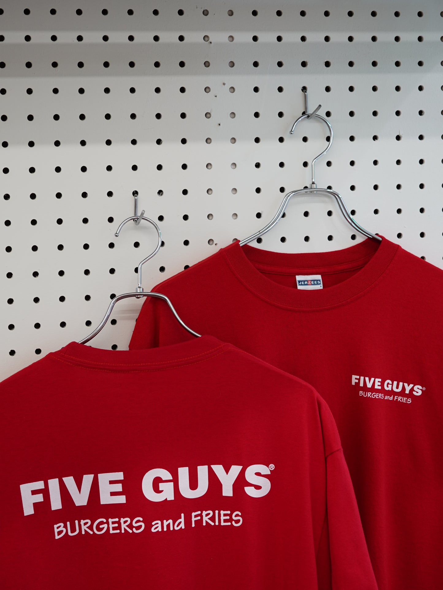 FIVE GUYS Staff Tee