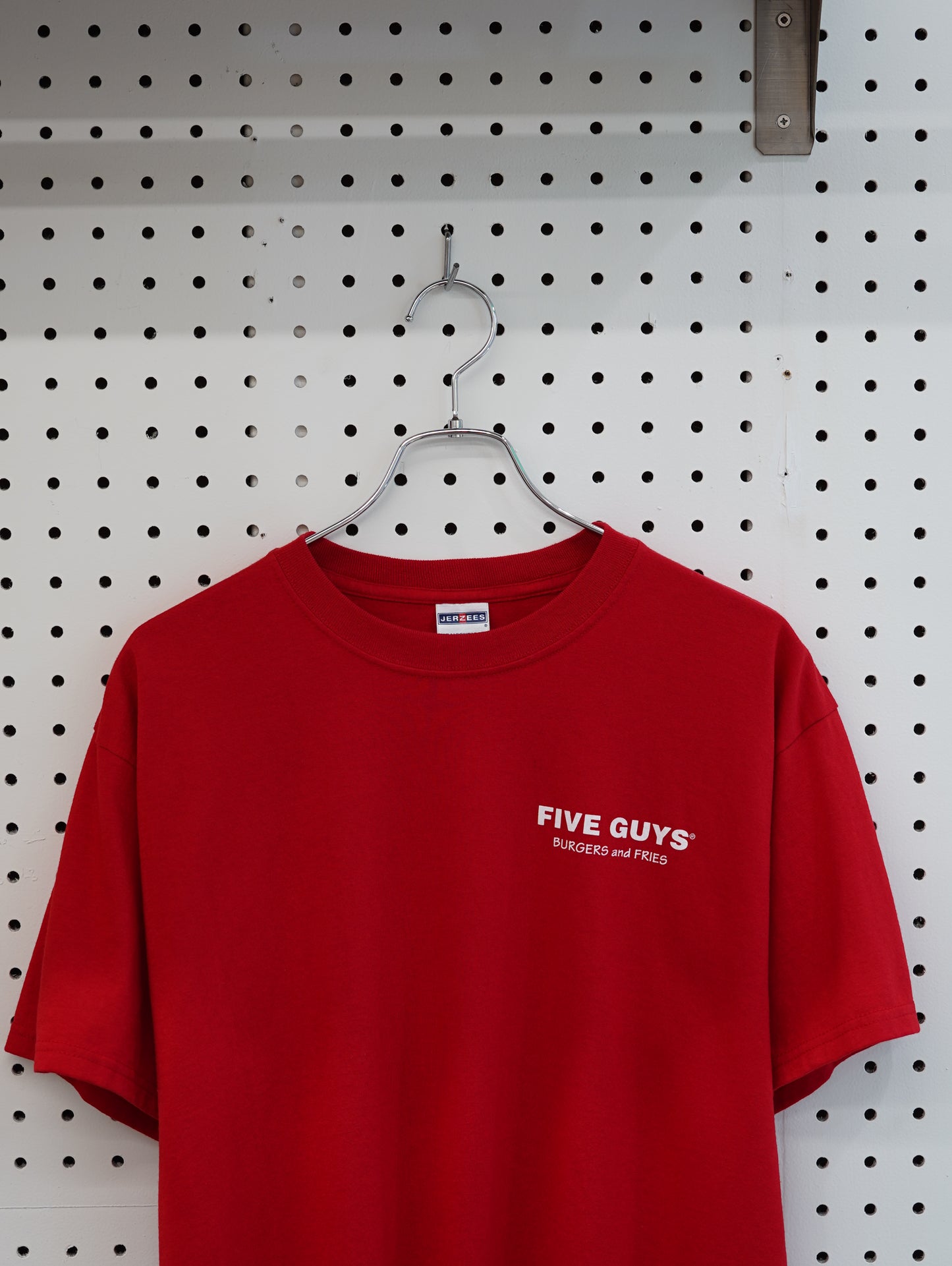 FIVE GUYS Staff Tee