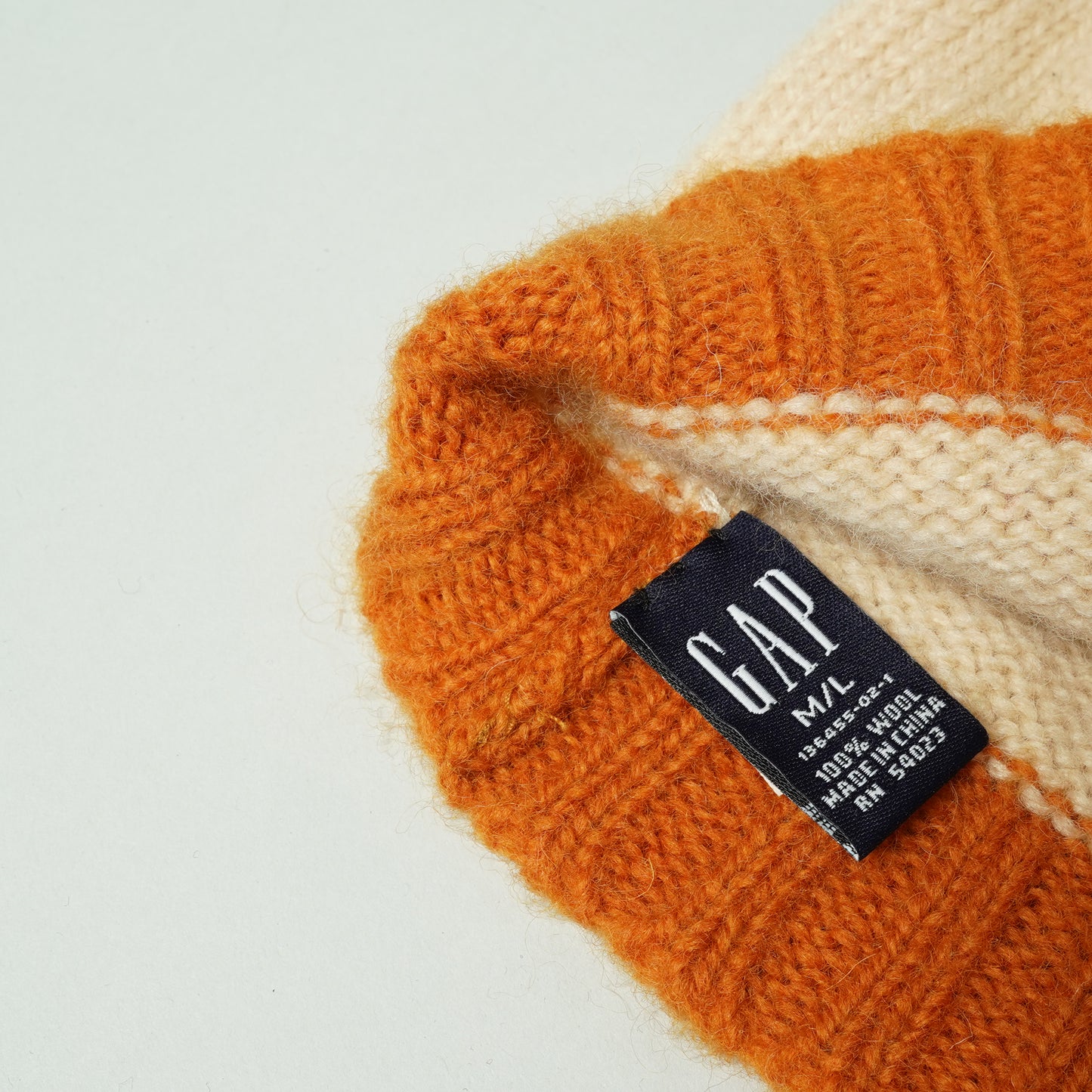 Gap Women’s Pompom Knit Beanie