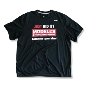 MODELL'S SPORTING GOODS Nike Dri-Fit Tee