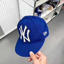 Load image into Gallery viewer, New York Yankees New Era Big Logo Vintage Fitted Cap
