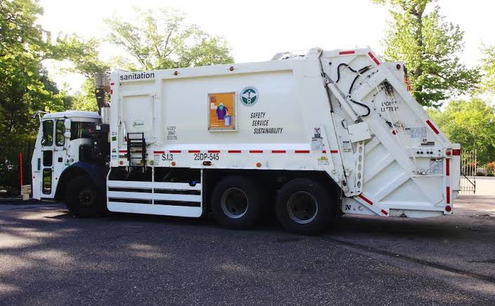 DSNY Official Garbage Truck Toy by DARON Inc.