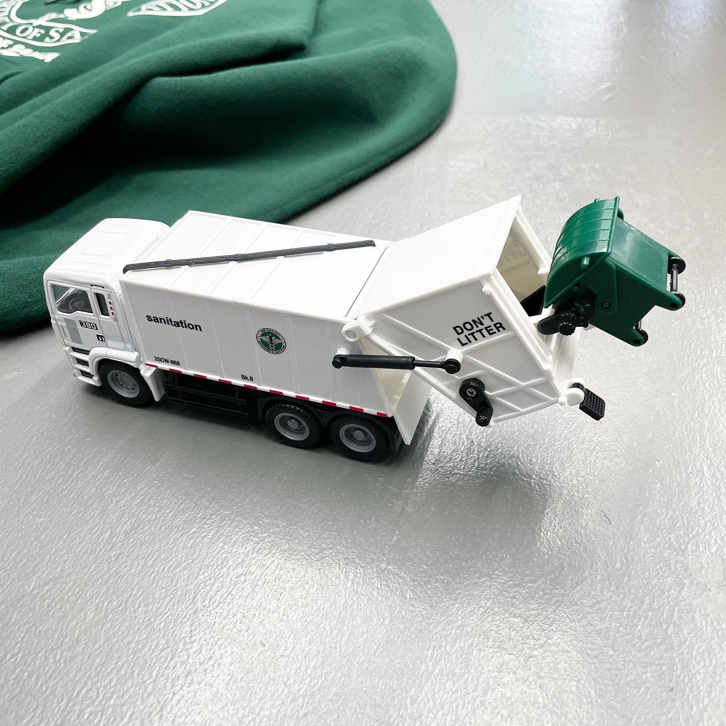 DSNY Official Garbage Truck Toy by DARON Inc.