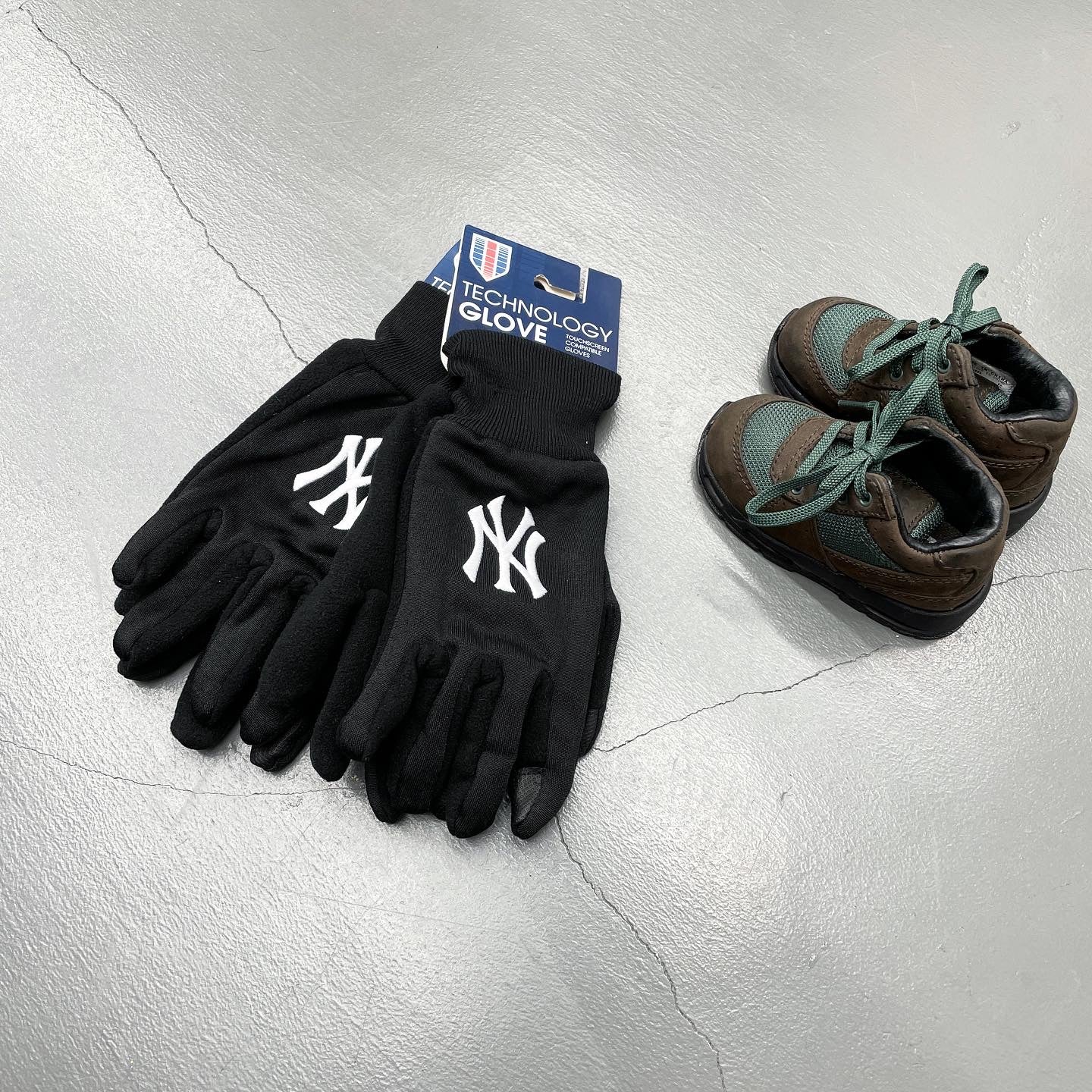 New York Yankees Technology Glove by WinCraft