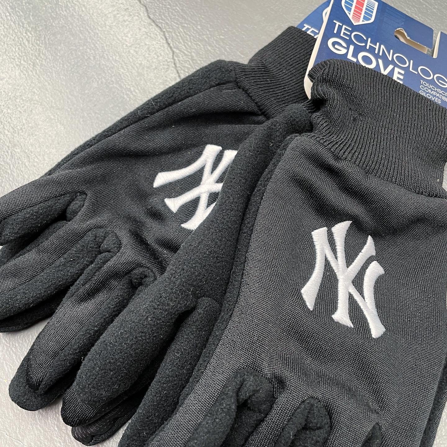 New York Yankees Technology Glove by WinCraft