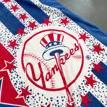 Load image into Gallery viewer, New York Yankees Beach Towel
