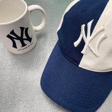 Load image into Gallery viewer, New York Yankees 2-toned Cap / Mug
