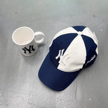 Load image into Gallery viewer, New York Yankees 2-toned Cap / Mug
