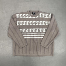 Load image into Gallery viewer, Roca Wear Acryl Knit
