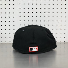 Load image into Gallery viewer, New York Yankees New Era 59FIFTY Fitted Cap &quot;Apple- Black&quot;
