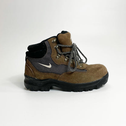 NIKE ACG BOOTS Youth Size US 7.