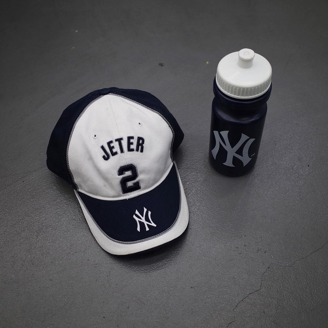 New York Yankees Derek Jeter Cap / Water Bottle