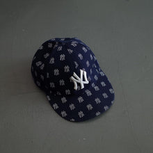 Load image into Gallery viewer, New York Yankees Patterned Hat
